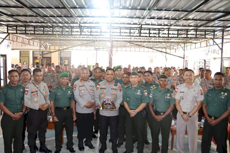 Masih Dalam Suasana Hari Bhayangkara ke-77, Kodim TTU Beri Kejutan ke Polres TTU