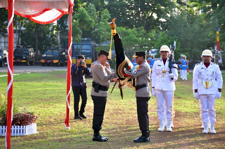 Menandai Era Baru dalam Kepemimpinan Kapolda NTT Dengan Tanda Penyerahan Pataka Polda NTT