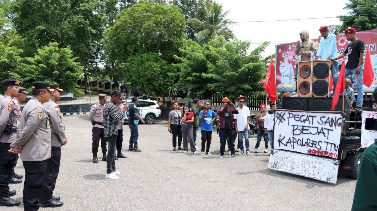 Dengan Humanis, Kapolres TTU Terima Massa Aksi PMKRI : Bentuk Korektif Kinerja Polri, Saya Apresiasi