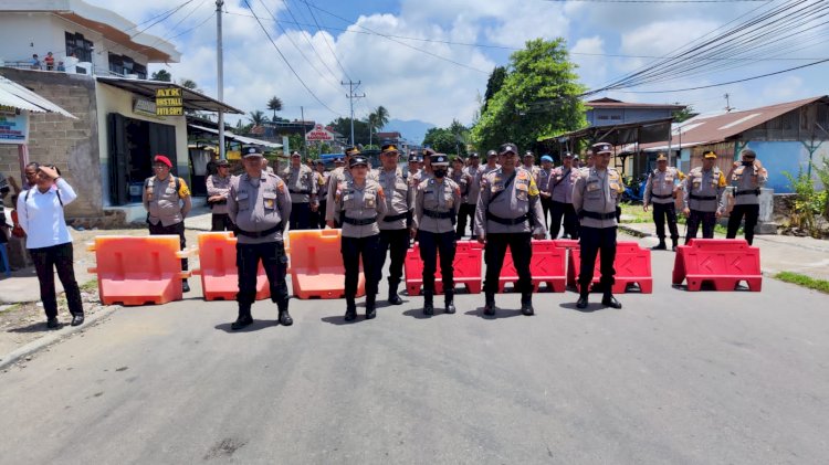 Amankan Unjuk Rasa, Kapolres TTU : Polri Hadir di Tengah Masyarakat untuk Berikan Rasa Aman