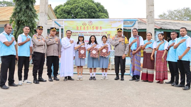 Polres TTU Beri Beasiswa Bagi Siswa Berprestasi, Romo Djanu: Kebaikan ini Tidak Akan Kami Lupakan