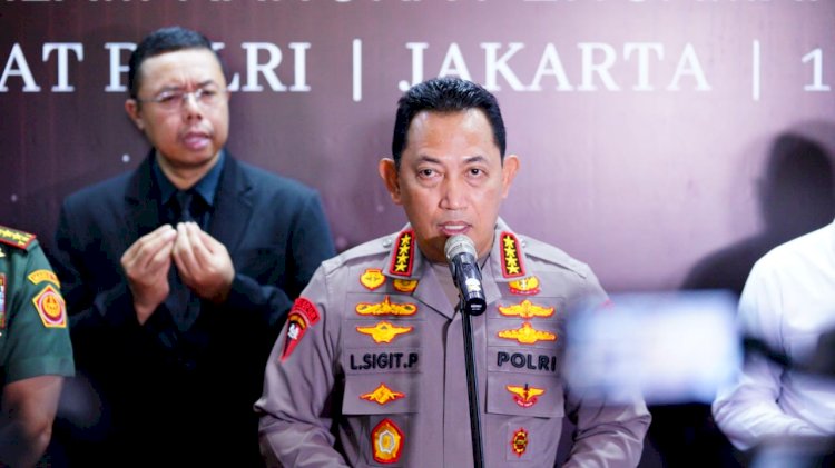 Kapolri : Personel Gabungan Polri-TNI Amankan 61 Ribu Lokasi Ibadah dan Rekreasi Saat Natal-Tahun Baru