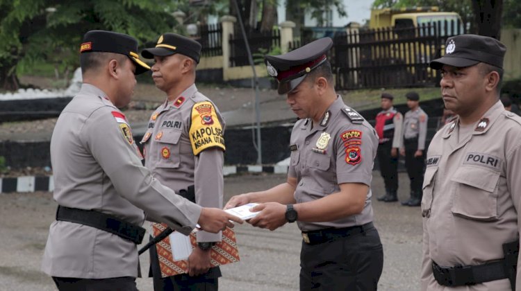 Apresiasi Kapolres TTU Berikan Penghargaan kepada Personel Berprestasi