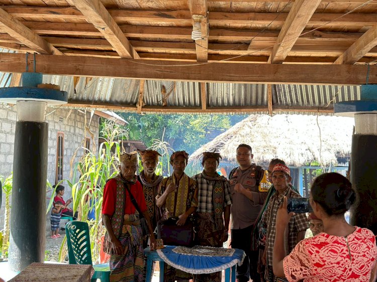 Bhabinkamtibmas Desa Lapeom Rangkul Tokoh Adat dan Tokoh Masyarakat Jaga Kamtibmas dan Cuaca Ekstrem