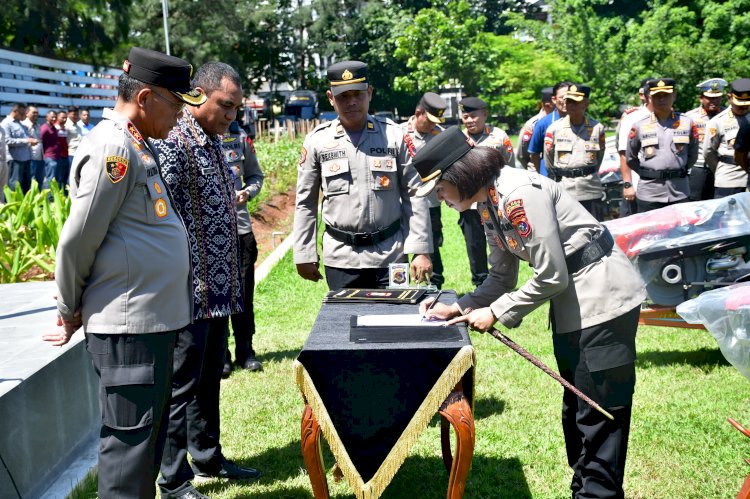 Bantuan Traktor, Dorong Produktivitas Pertanian; Kapolda NTT 