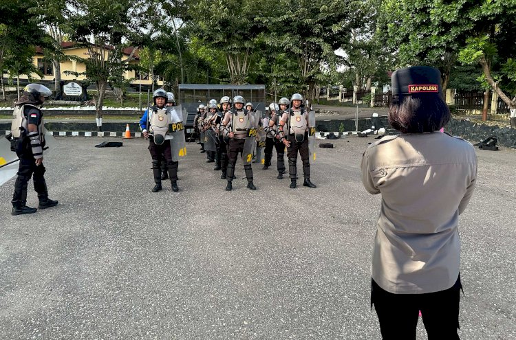 Polres TTU Laksanakan Latihan Dalmas Antisipasi Hari Buruh Internasional; Kapolres :  
