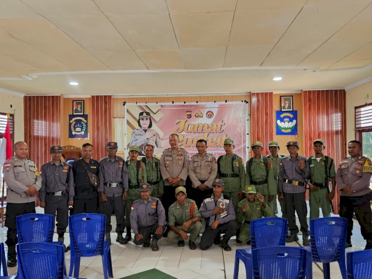 Pembinaan Kemampuan Kasatkamling dan Gelar Jumat Curhat, Kasat Binmas Polres TTU Tekankan Keteladanan Linmas