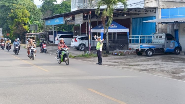 Wujudkan Kamseltibcarlantas, Personel Polres TTU Setia Layani Masyarakat Melalui Gatur Pagi