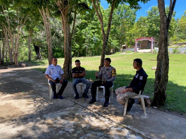 Bhabinkamtibmas Faenake Aktif Sambangi Warga, Sosialisasikan Kamtibmas dan Layanan 110