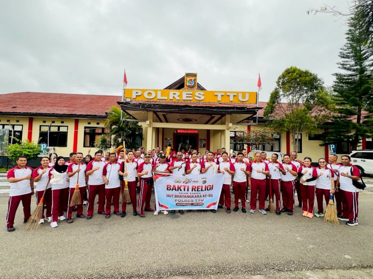 Sambut HUT Bhayangkara ke-80, Personil Polres TTU Gelar Aksi Bakti Religi Lintas Agama di Kota Kefamenanu