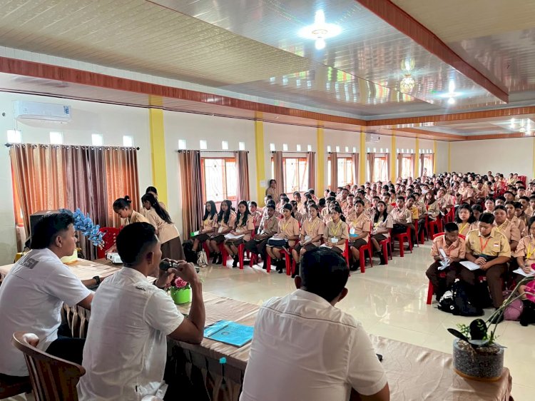 Bentengi Generasi Muda dari Bahaya Narkoba, Satres Narkoba Polres Timor Tengah Utara Gelar Sosialisasi Masif di SMAN 2 Kefamenanu