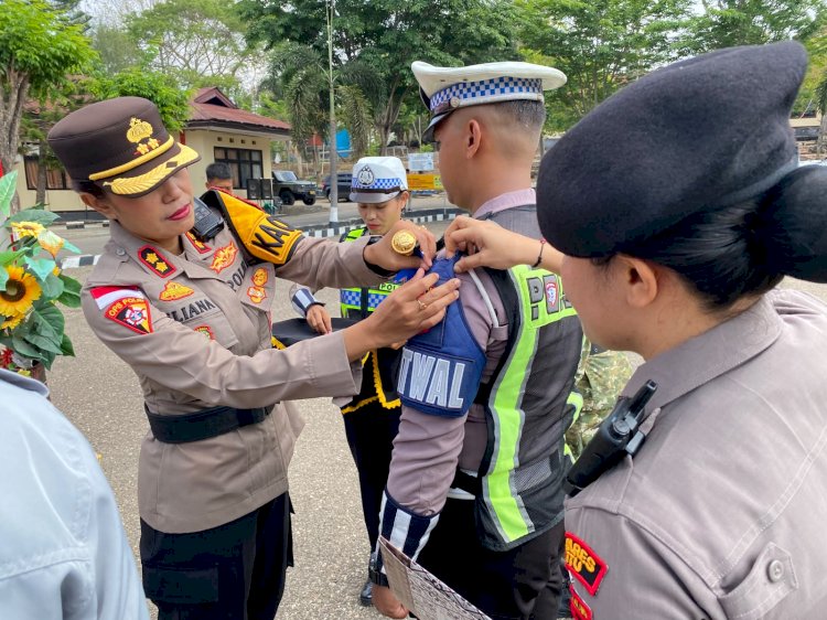 Kapolres TTU Sematkan Pita Tanda Operasi Patuh Turangga 2026, Tegaskan Komitmen Wujudkan Lalu Lintas yang Aman dan Berkeselamatan