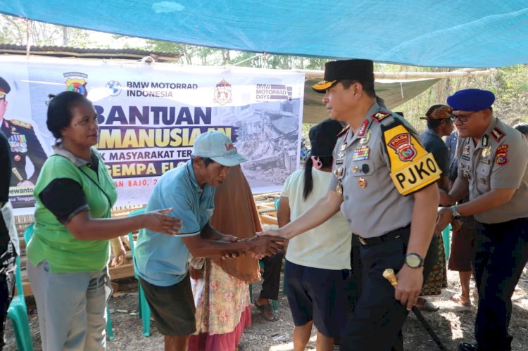 Kapolda NTT Irjen Pol. Reza Arief Dewanto Sambangi Warga Terdampak Gempa di Manggarai Barat, Salurkan Bantuan Kemanusiaan