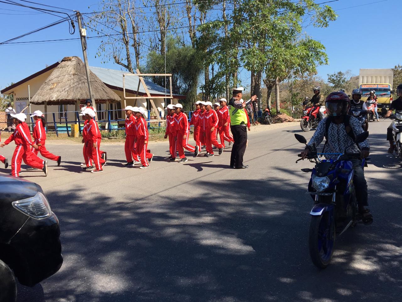 Beri Rasa Aman dan Nyaman, Satuan Lantas Laksanakan Pengamanan Lomba Gerak Jalan