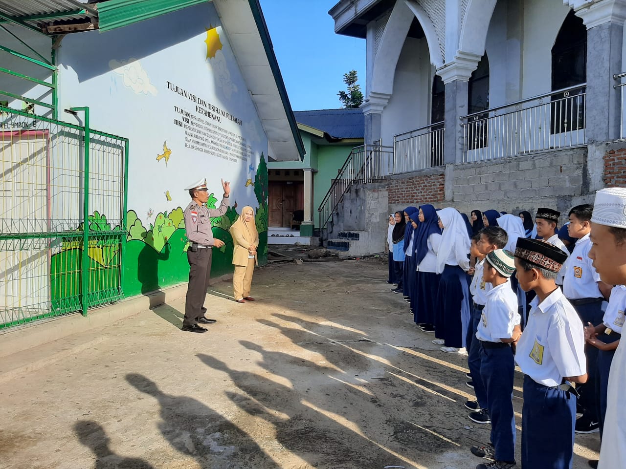 Ipda Frans Kenalkan Tata Tertib Lalin Sejak dini